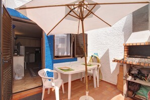 تناول الطعام بالخارج