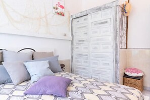 1 bedroom, iron/ironing board, free WiFi, bed sheets - Vacation Apartment 'Arcoiris El Yumbo' with Shared Pool, Private Terrace and Wi-Fi (Maspalomas)