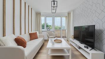 Apartment, 1 Bedroom, Balcony | Living room