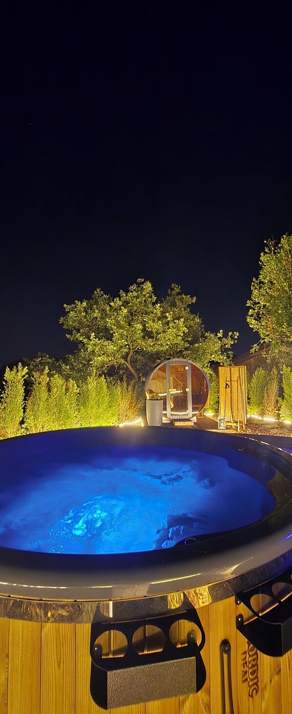 Couples treatment rooms, Turkish bath, body treatments, aromatherapy