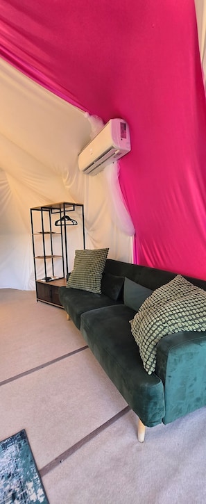 1 bedroom, premium bedding, pillow-top beds, minibar
