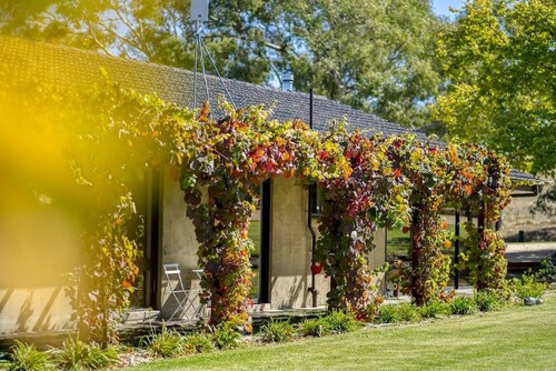 Magnificent Serene Country Retreat
