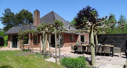 Villa with shared pool and wellness (can be booked for private use).