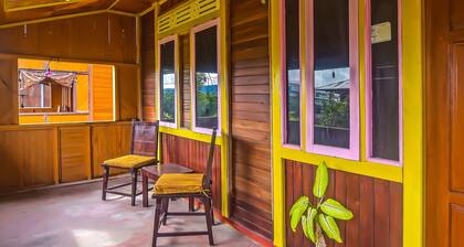 OYO 92225 Filadelfia Resto & Penginapan Near Benteng Moraya