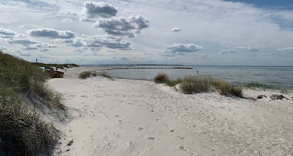 Ruhige 80 m² Ferienwohnung in Strandnähe
