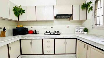 Fridge, microwave, stovetop, electric kettle