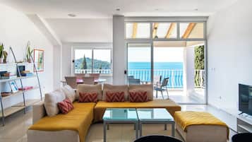 Panoramic Apartment | Living area