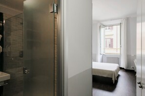 City Room | 1 bedroom, in-room safe, desk, laptop workspace