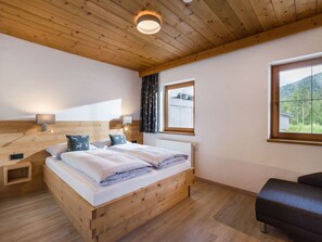 1 bedroom, WiFi - Apartment Glücksmoment I - with approx. 50sqm - Alpenhotel Karwendel (Leutasch)