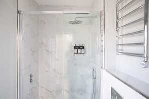 尊尚公寓 (Family Apartment•3 Bedrooms & Balcony) | 浴室 | 提供毛巾