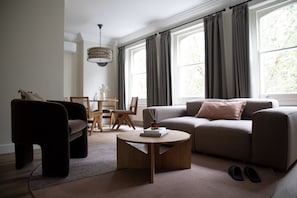 Superior Apartment (Biggy Apartment ⢠2 Bedrooms) | Living area
