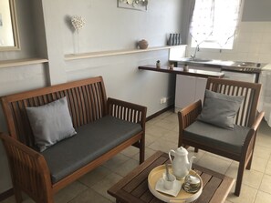 Interior - AIR-CONDITIONED STUDIO WITH POOL (Saint-Claude)