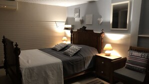1 habitación, tabla de planchar con plancha, wifi y ropa de cama 