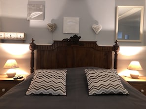 1 bedroom, iron/ironing board, WiFi, bed sheets - AIR-CONDITIONED STUDIO WITH POOL (Saint-Claude)