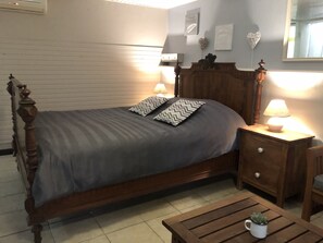 1 chambre, fer et planche à repasser, Wi-Fi, draps fournis