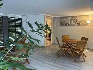 Dining - MANGO LODGE - Comfortable single storey apartment with swimming pool access (Saint-Claude)