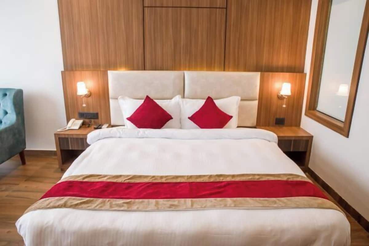 Luxe beddengoed, individueel gemeubileerd, een bureau
