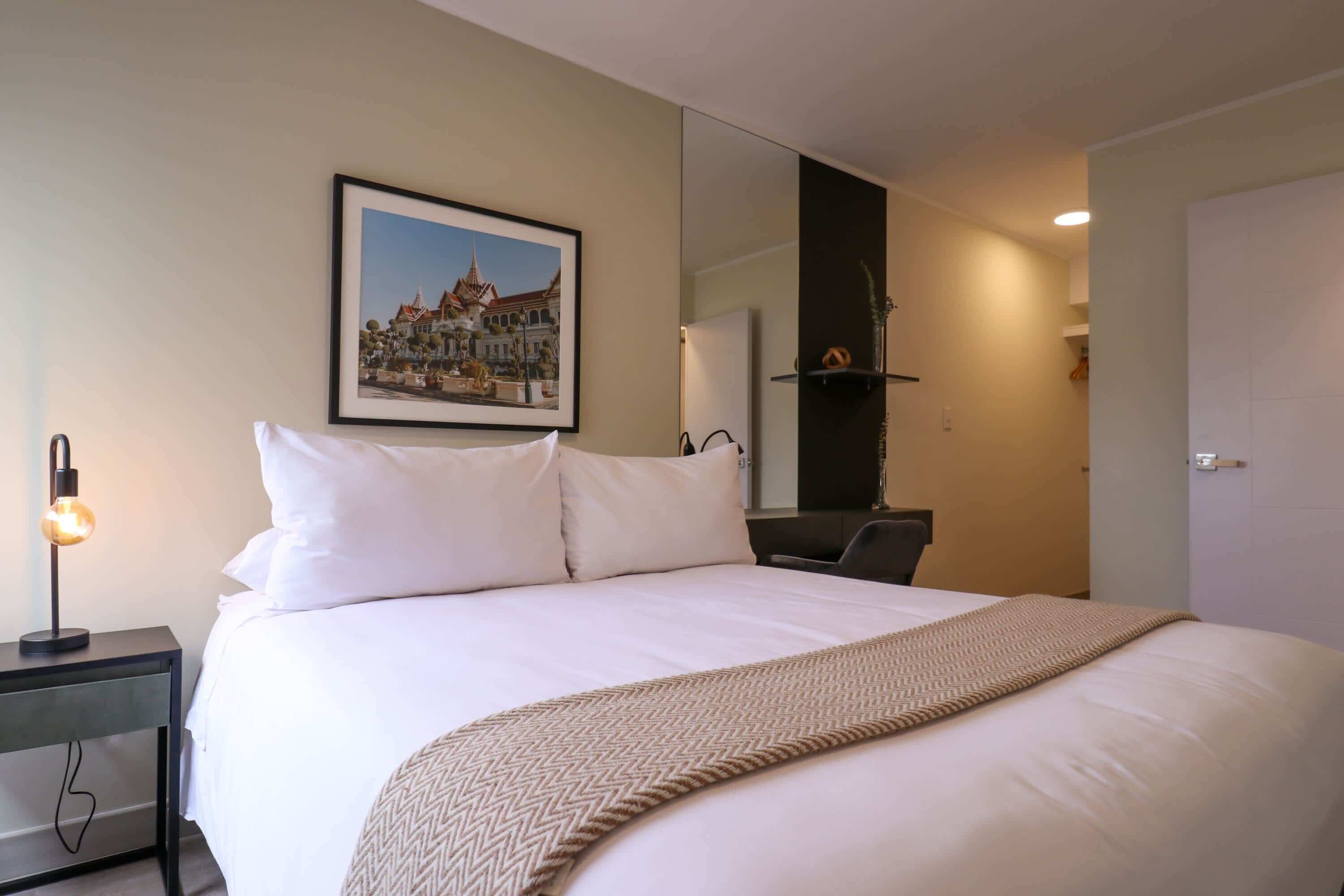 2 bedrooms, desk, iron/ironing board, WiFi