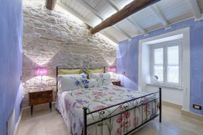 4 chambres, fer et planche à repasser, Wi-Fi, literie fournie