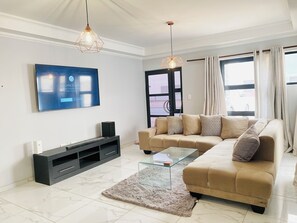 Smart TV, DVD player