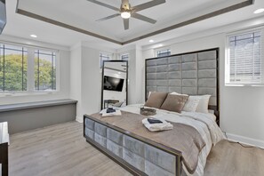 4 Schlafzimmer, Schreibtisch, Bügeleisen/Bügelbrett, kostenloses WLAN