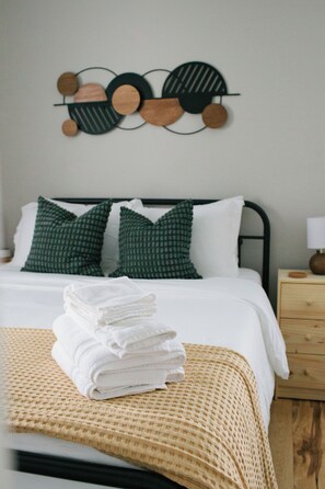 Desk, iron/ironing board, free WiFi, bed sheets - Charming Escape | Pets OK, Steps to MGM (Montgomery)