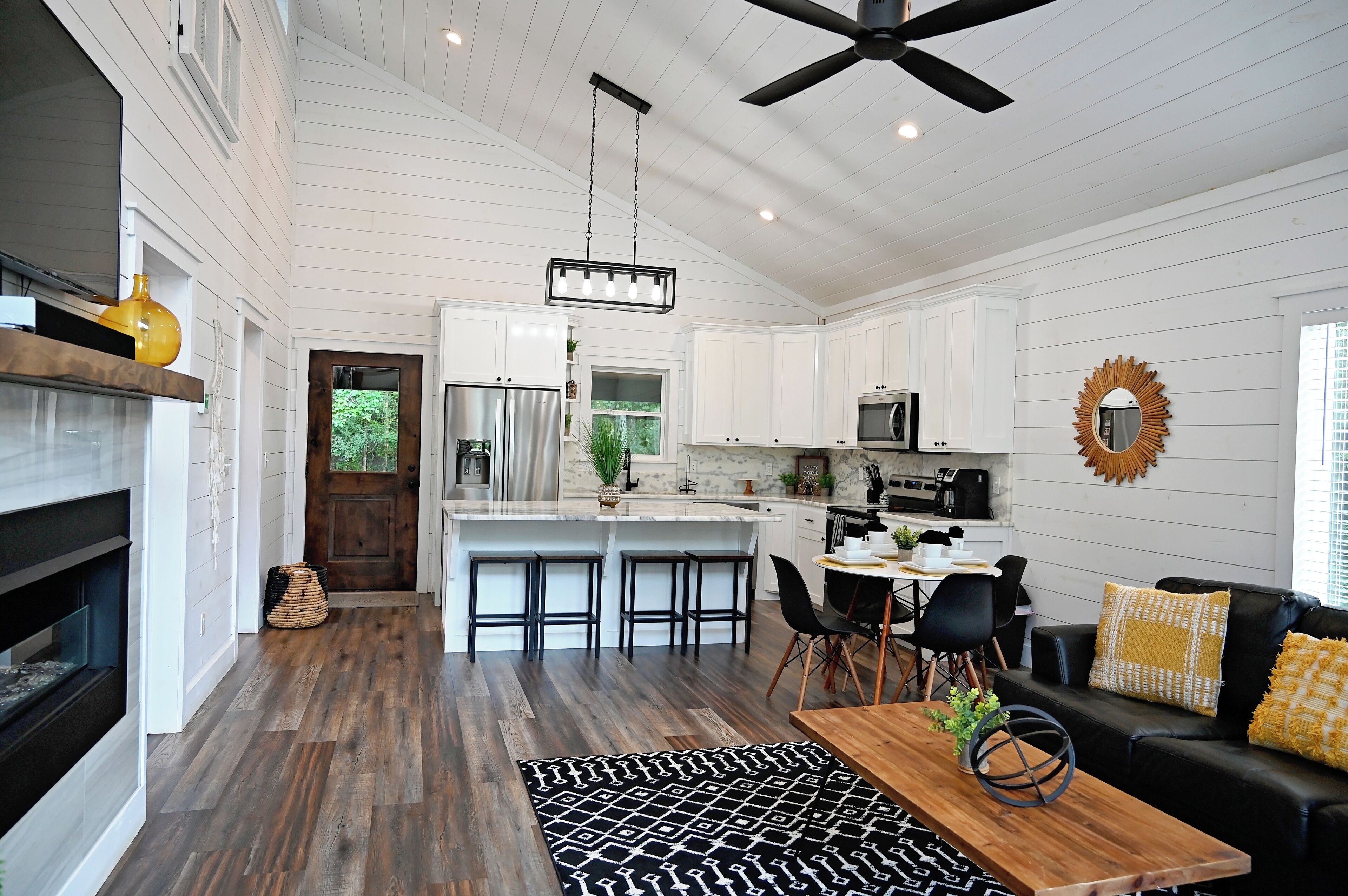 冰箱、微波炉、烤箱、炉灶