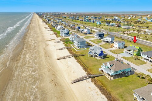 6BR Beach View Home * Sleeps 20+