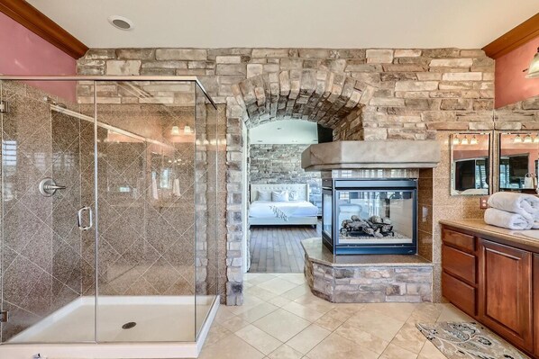 7 Schlafzimmer, Bügeleisen/Bügelbrett, kostenloses WLAN, Bettwäsche