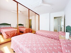 4 habitaciones, tabla de planchar con plancha y wifi gratis 