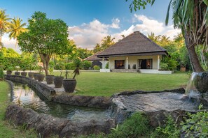 Garden - Villa Bukti Paradise (Kubutambahan)