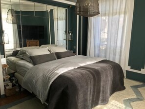 6 bedrooms, iron/ironing board, WiFi, bed sheets - Propriété Avec Piscine à 12 min de Paris (Montmorency)