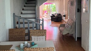 Unclassified image, 3 of 18, button - Maison sur la Côte Bleue (Sausset-les-Pins)