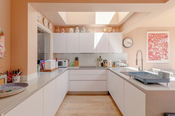 Basic House, Multiple Beds | Private kitchen