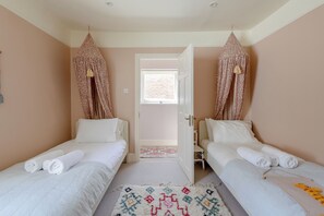 Basic House, Multiple Beds