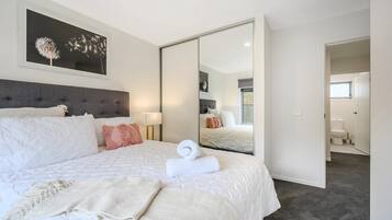 2 bedrooms, iron/ironing board, travel cot, WiFi