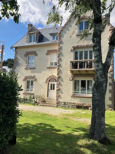 APPARTEMENT LUMINEUX AU SEIN D'UNE PETITE RESIDENCE AVEC JARDIN