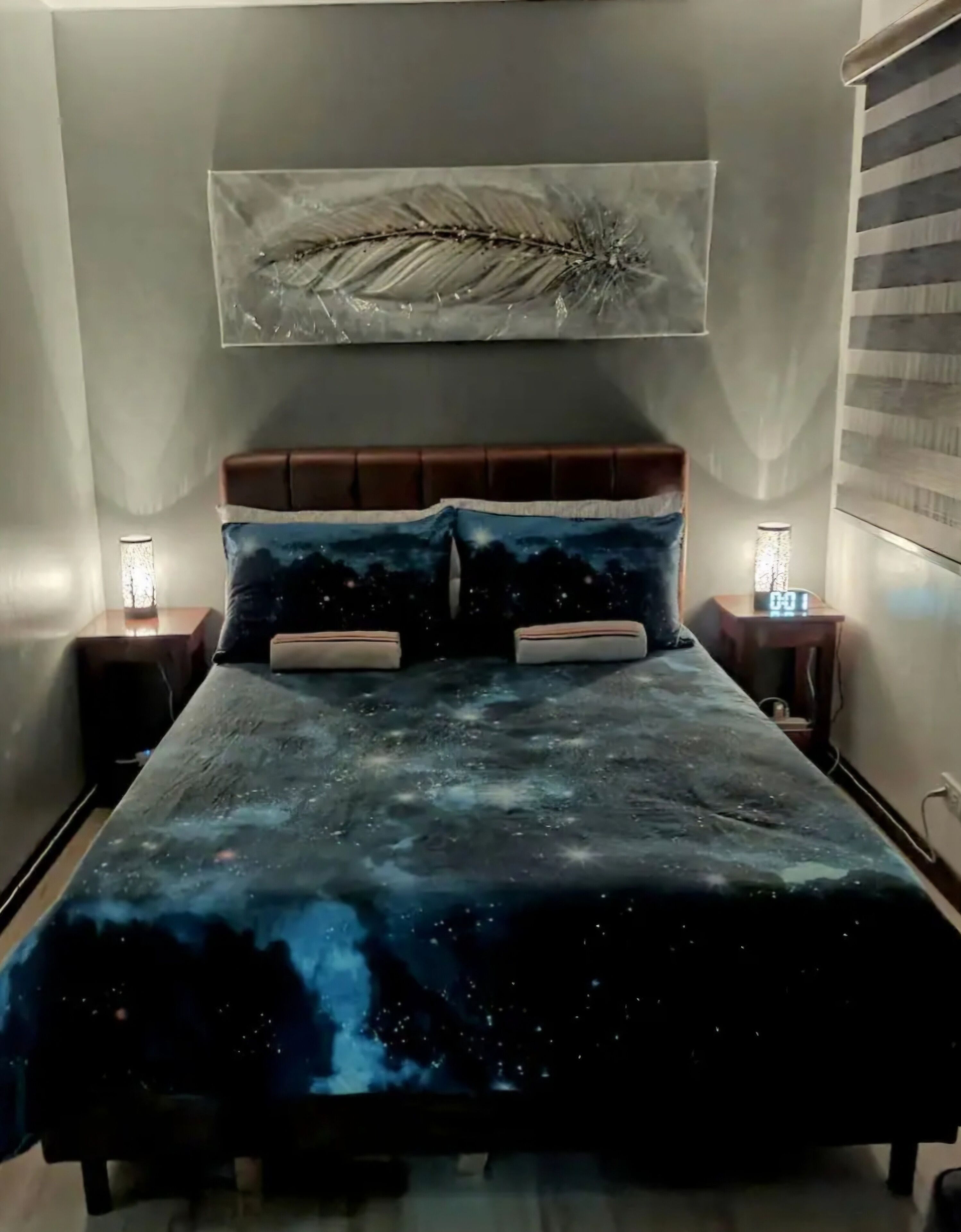 2 chambres, coffres-forts dans les chambres, fer et planche à repasser