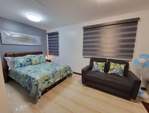 2 bedrooms, in-room safe, iron/ironing board, free WiFi