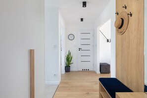 Superior-Apartment | Wohnbereich | 42-Zoll-Plasmafernseher mit Satellitenempfang, Fernseher