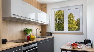 Superior Apartment | Private kitchen | Fridge, stovetop, dishwasher, coffee/tea maker