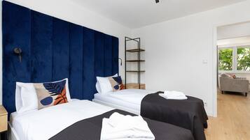 Superior Apartment | 2 bedrooms, iron/ironing board, free WiFi, bed sheets