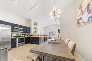 Fridge, microwave, oven, stovetop - Private 4 BDR Oasis in Kissimmee with Pool | BBQ (Kissimmee)