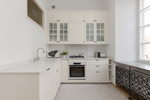 Fridge, microwave, oven, stovetop - Atmospheric Apartment in the Old Town | Desk for Work (Warszawa)
