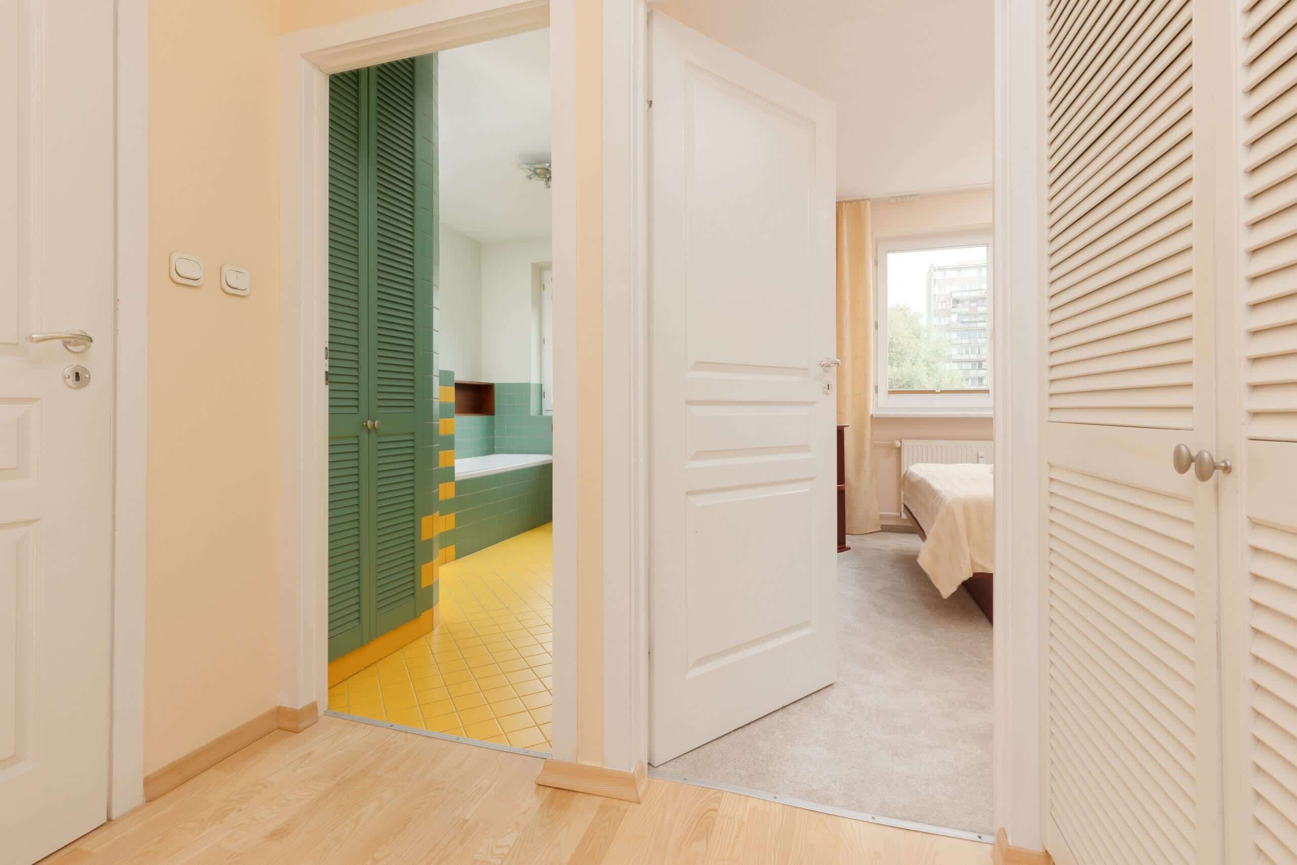 1 slaapkamer, een strijkplank/strijkijzer, wifi, beddengoed