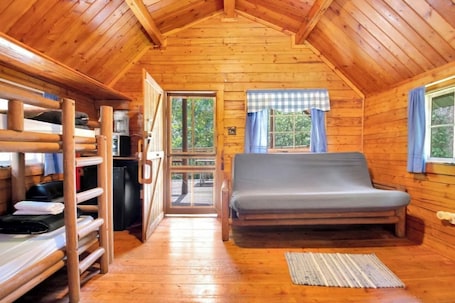 WiFi, bed sheets. Cozy Rustic Cabin with Views
