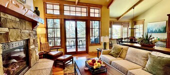 Lakeview Oasis - AC - Payette Lake Views - Hot tub - Marina - Downtown - Garage - Fireplace