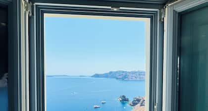 SantorOia Luxury Suites
