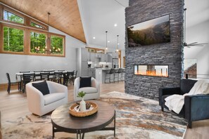 Interior - Pool!!! 5BR Mountain Modern Luxury in Ellijay! Must See! (Ellijay)