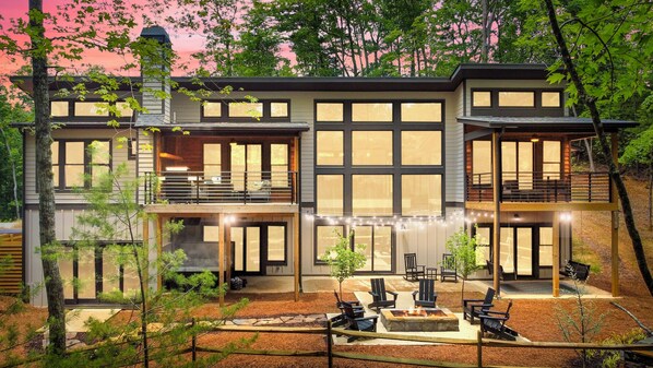 Terrace/patio - Pool!!! 5BR Mountain Modern Luxury in Ellijay! Must See! (Ellijay)